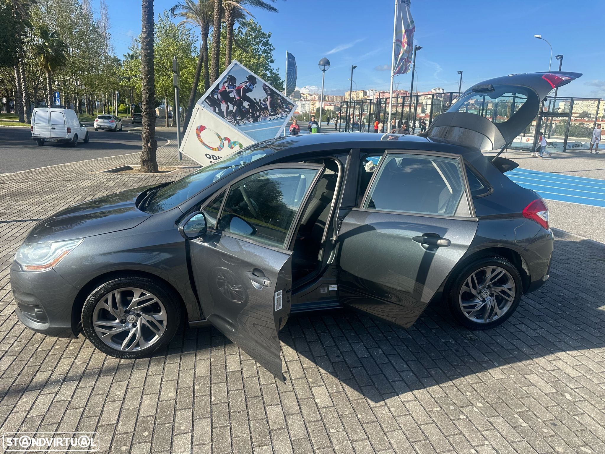 Citroën C4 1.6 HDi Attraction - 4
