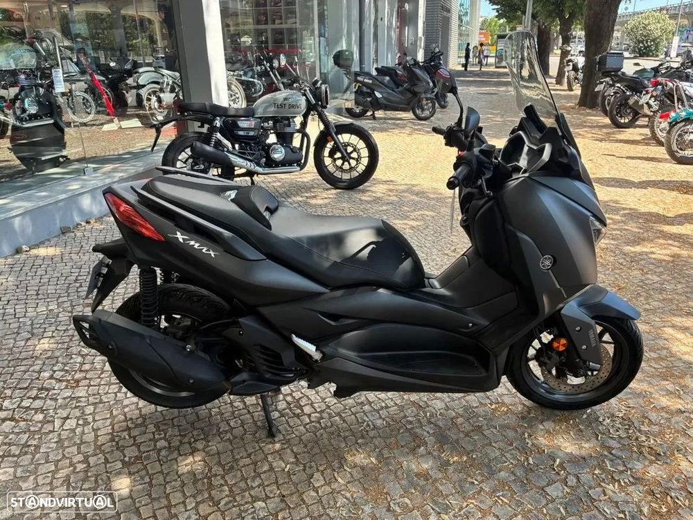 Yamaha X-Max - 1