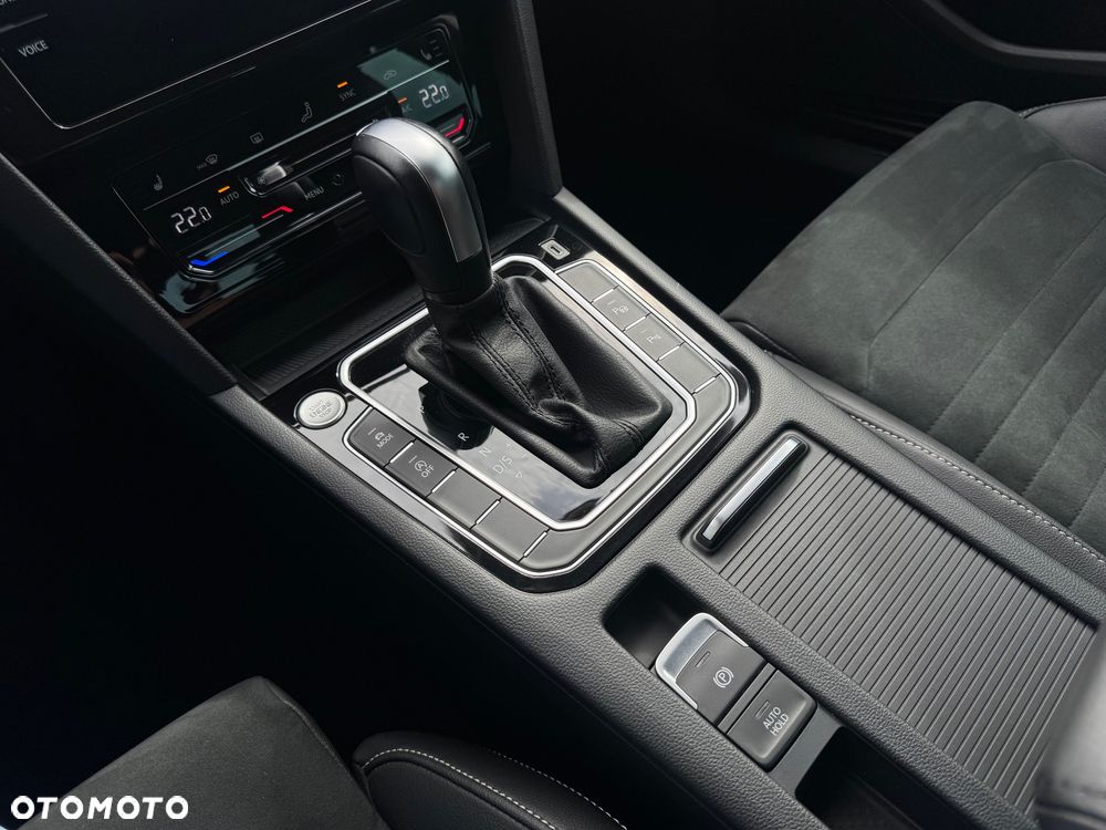 Volkswagen Passat 2.0 TDI Business DSG - 24