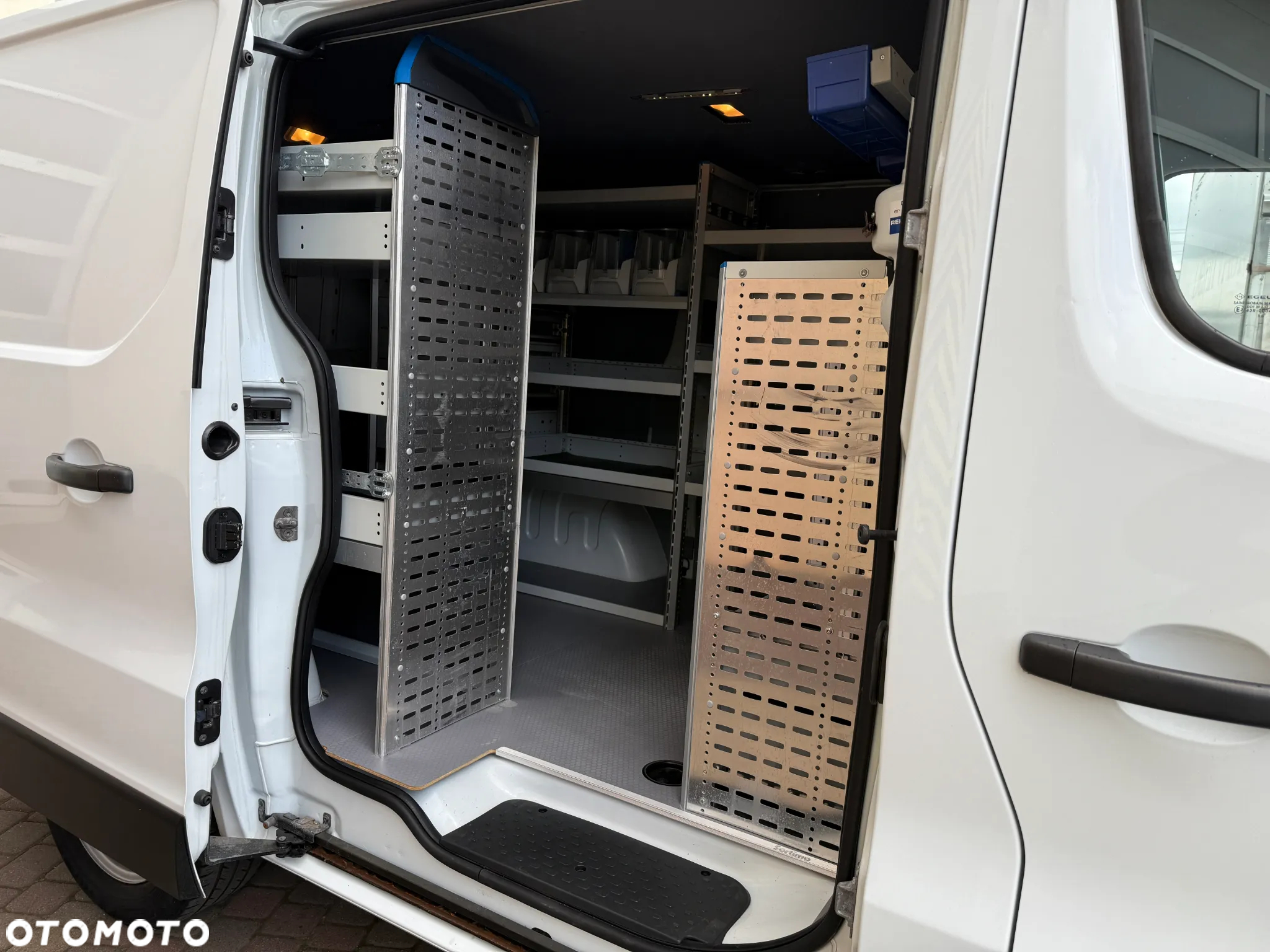 Renault Trafic Warsztat Sortimo - 16