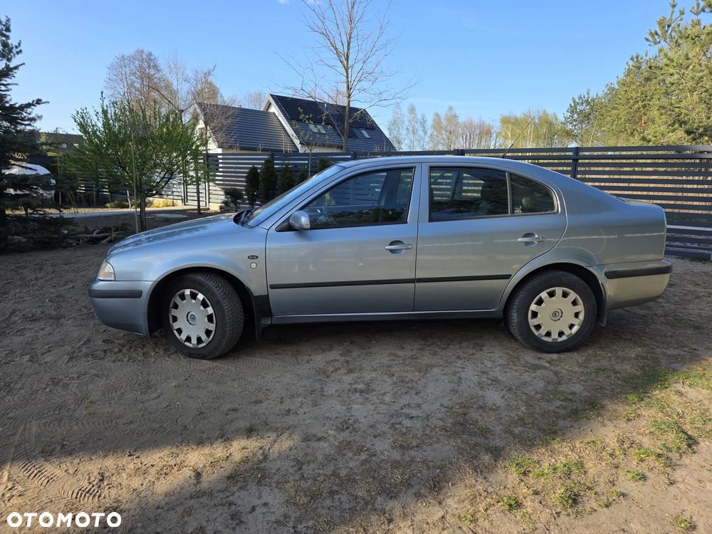 Skoda Octavia 1.6 Tour Ice - 21