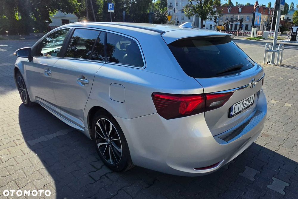 Toyota Avensis - 5