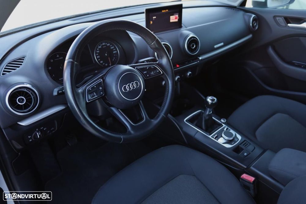 Audi A3 Sportback 1.6 TDI Design - 6