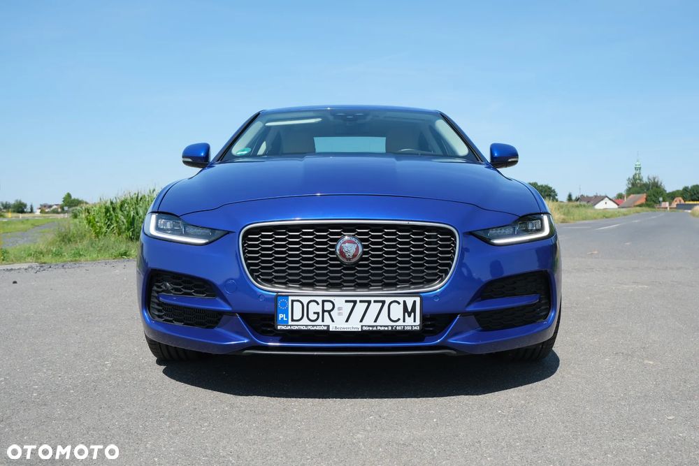 Jaguar XE 25t Prestige - 2