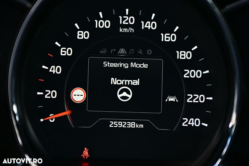 Kia Ceed 1.6 CRDi 136 ISG GT Line - 26