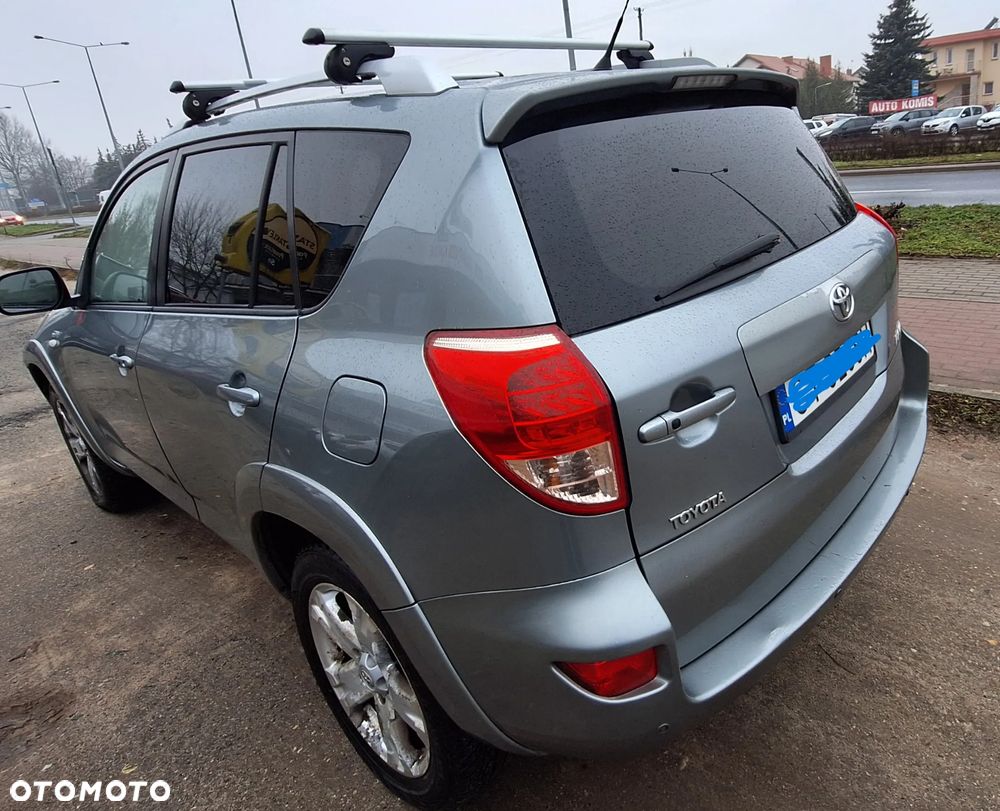 Toyota RAV4 - 3