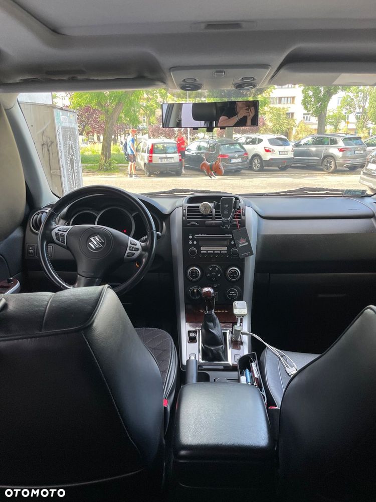 Suzuki Grand Vitara 2.0 De luxe - 11
