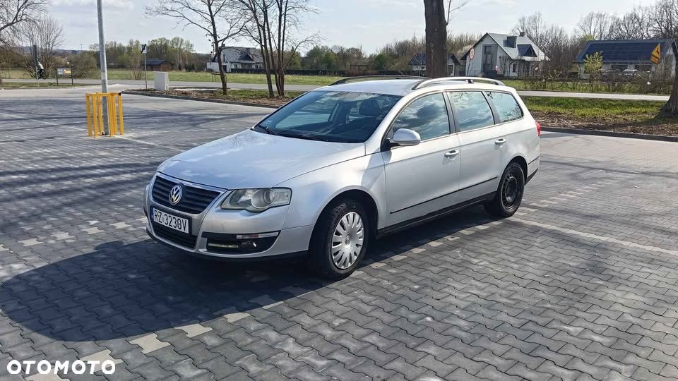 Volkswagen Passat 2.0 TDI Comfortline DSG - 2