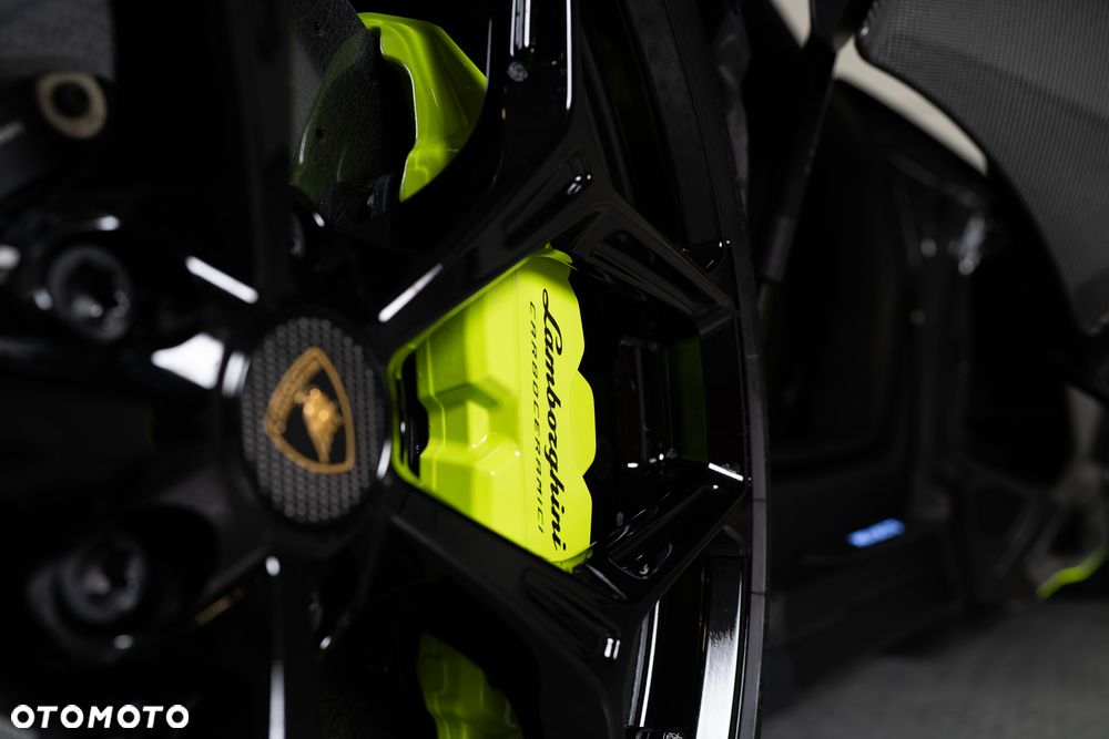 Lamborghini Revuelto - 13