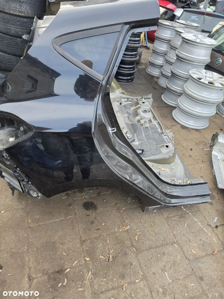Błotnik  prawy tył ford  Fiesta  mk8 - 2