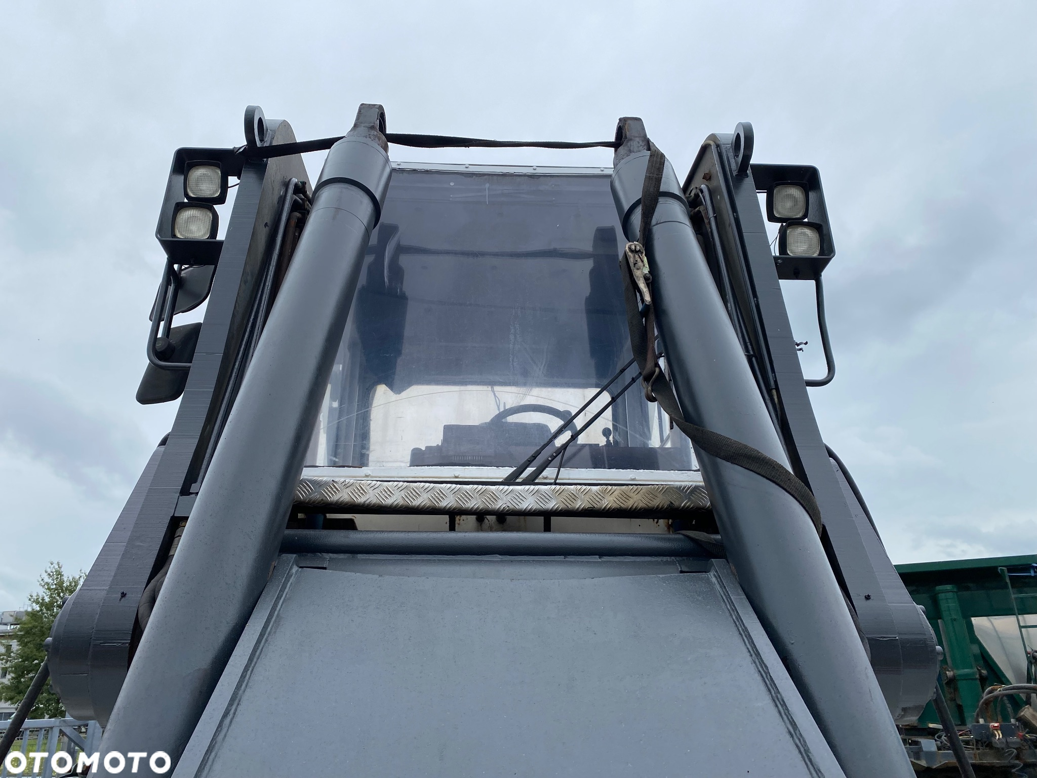 Svetruck TMF 12/9 HB / 1 WŁ. / STAN BDB. / MOZLIWOSC INNEGO CHWYTAKA / SERWIS / 12T ŁAD. - 36