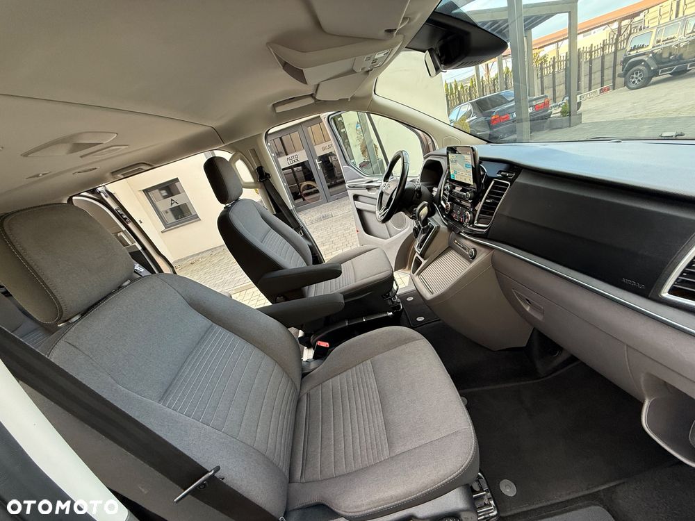 Ford Tourneo Custom - 33