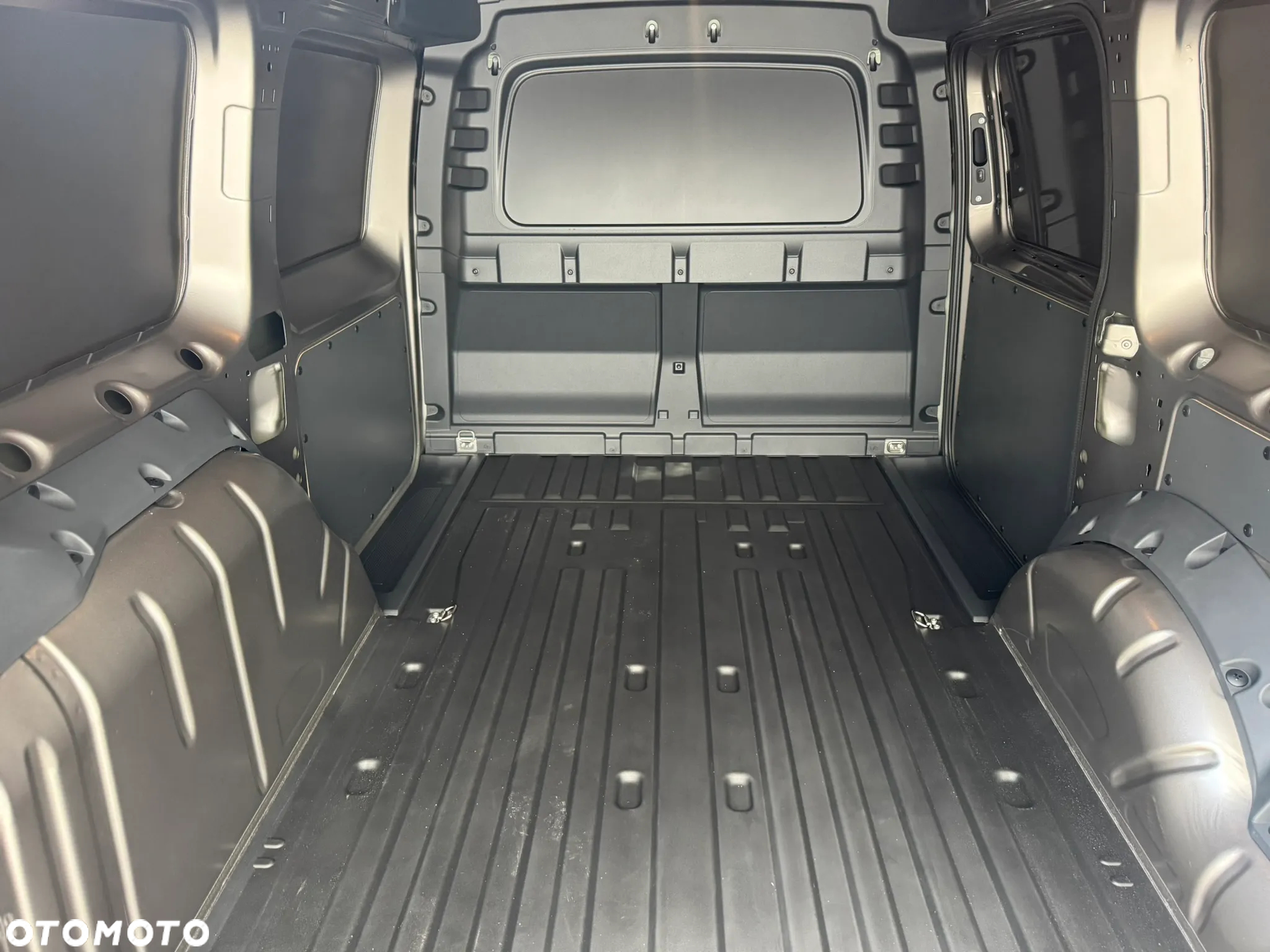 Volkswagen Caddy Maxi Cargo - 7