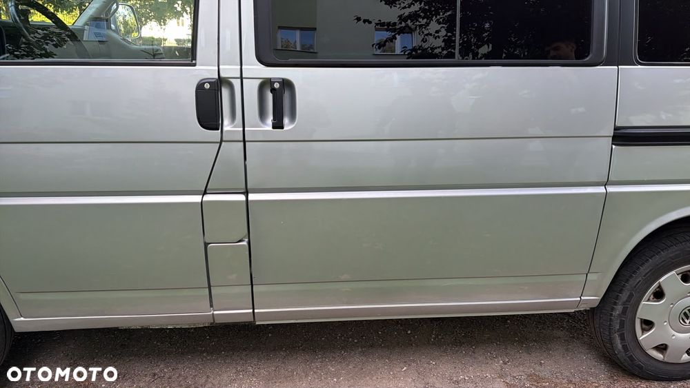 Volkswagen Caravelle - 14