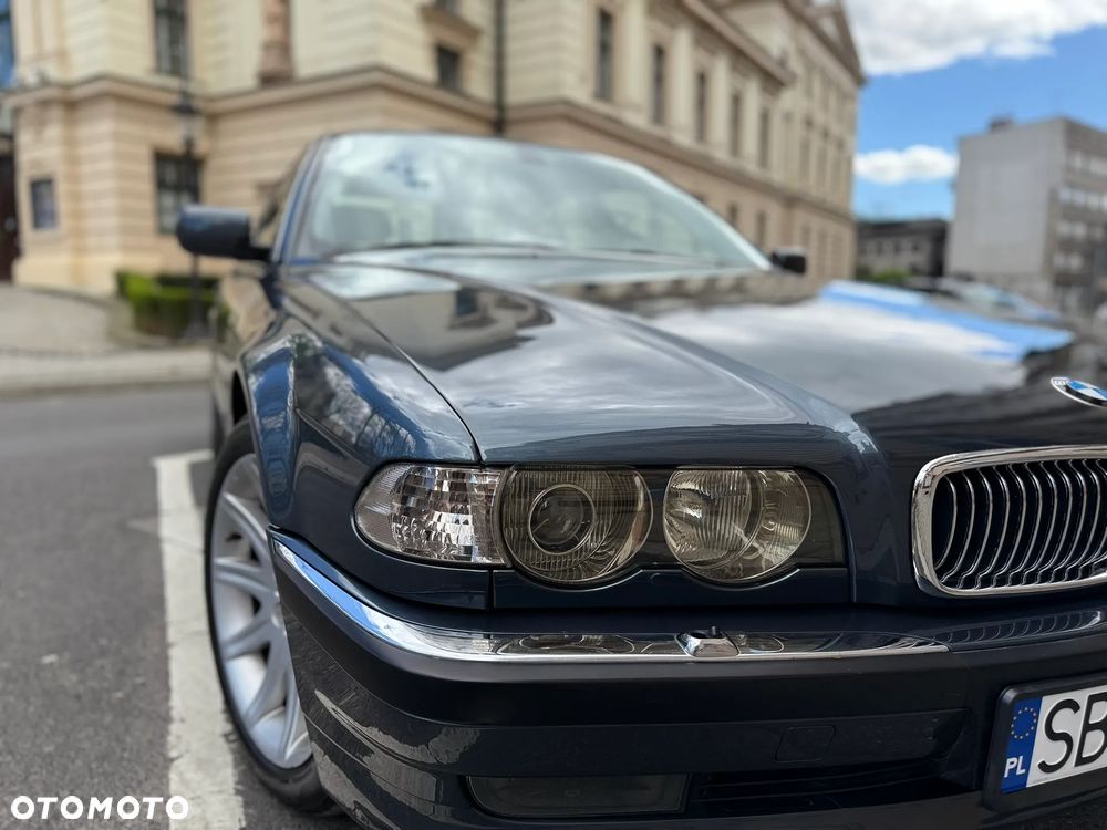 BMW Seria 7 740i - 18