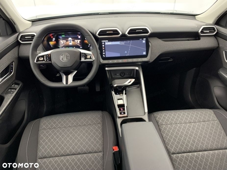 MG ZS Hybrid+ - 11