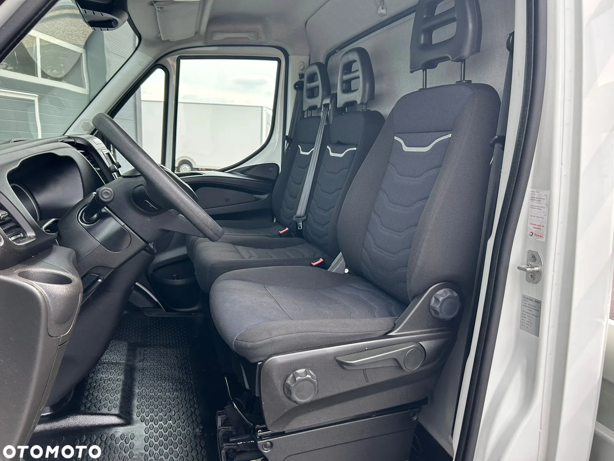 Iveco Daily 50C18 35C18 3.0 HPI Skrzynia 6,2m **KLIMA**NAVI**NA BLIŹNIAKACH**Wzmocniony**Niski przebieg** - 8