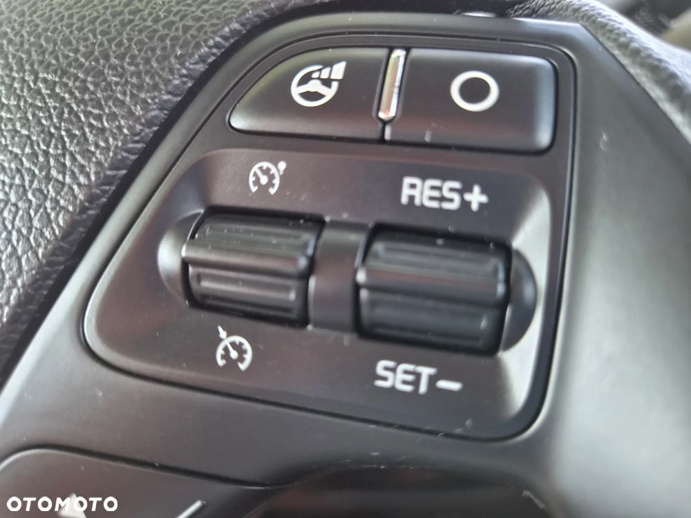 Kia Ceed 1.6 GDI Platinum Edition - 19