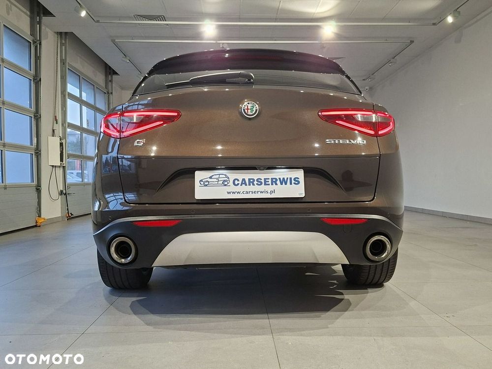 Alfa Romeo Stelvio 2.0 Turbo Veloce Q4 - 24