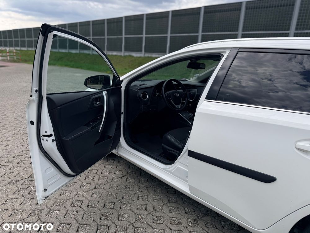 Toyota Auris Hybrid 135 Premium - 16