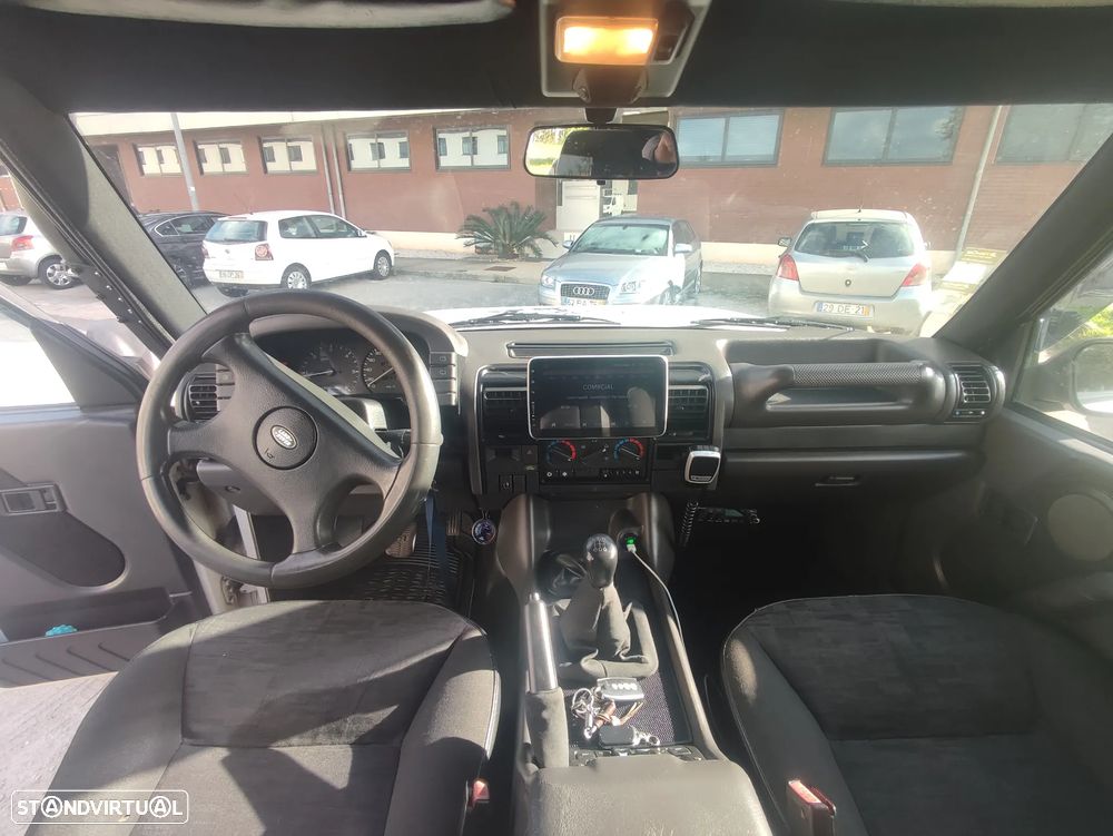 Land Rover Discovery - 4