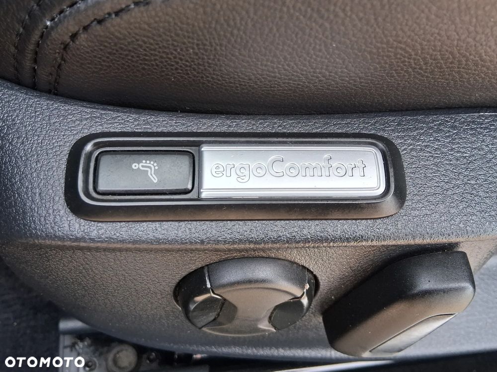 Volkswagen Passat - 14
