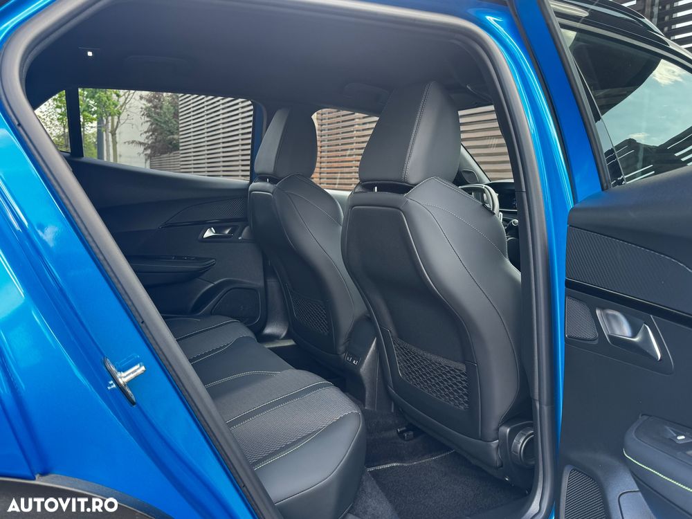 Peugeot 2008 PureTech 130 EAT8 GT - 28