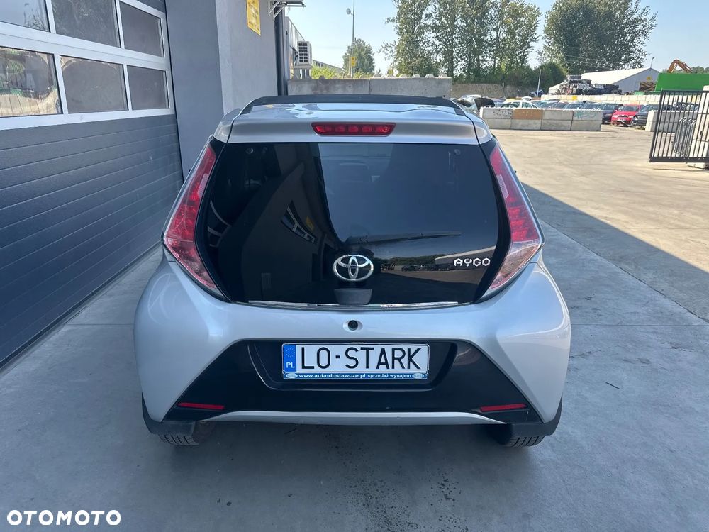 Toyota Aygo x-wave - 9