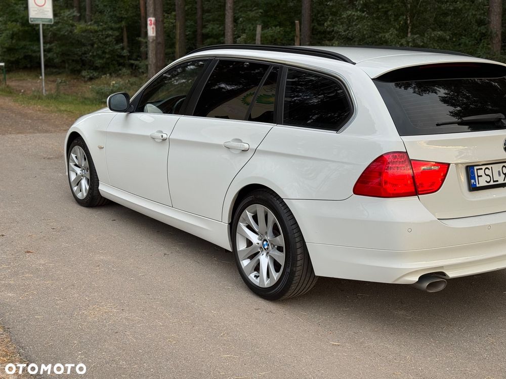 BMW Seria 3 318d DPF Touring Edition Sport - 4