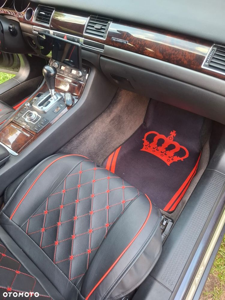 Audi A8 4.2 L Quattro - 11