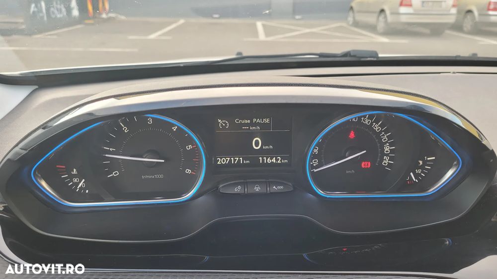 Peugeot 2008 BlueHDi FAP 120 STOP & START Allure - 12