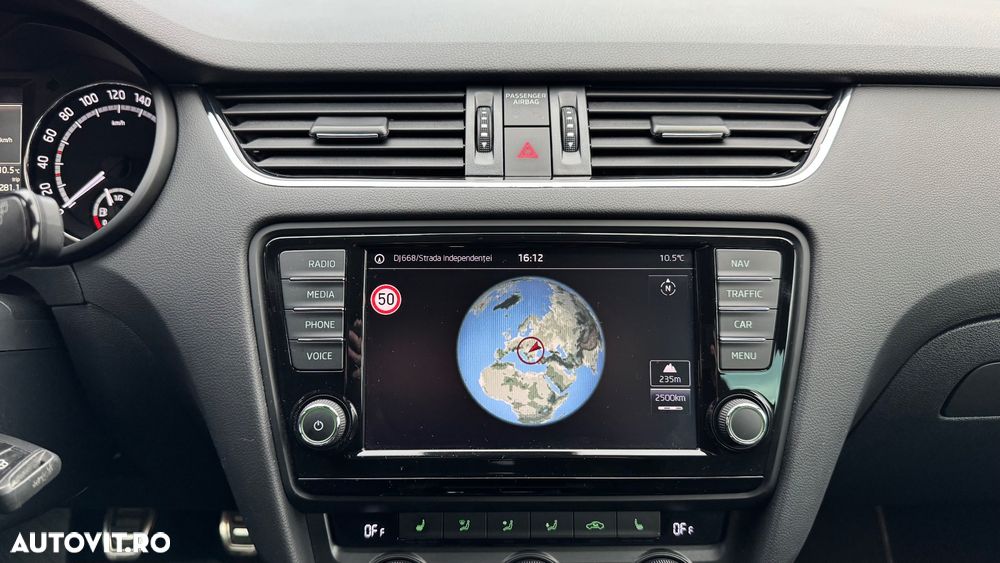 Skoda Octavia Combi 2.0 TDI RS - 24