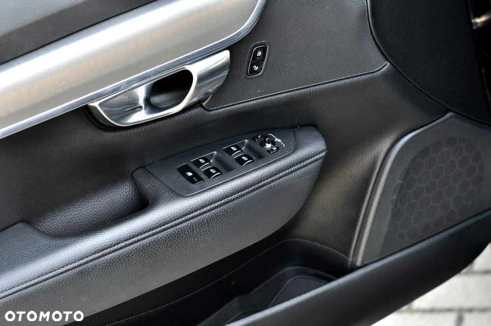 Volvo V90 D3 Momentum Pro - 18