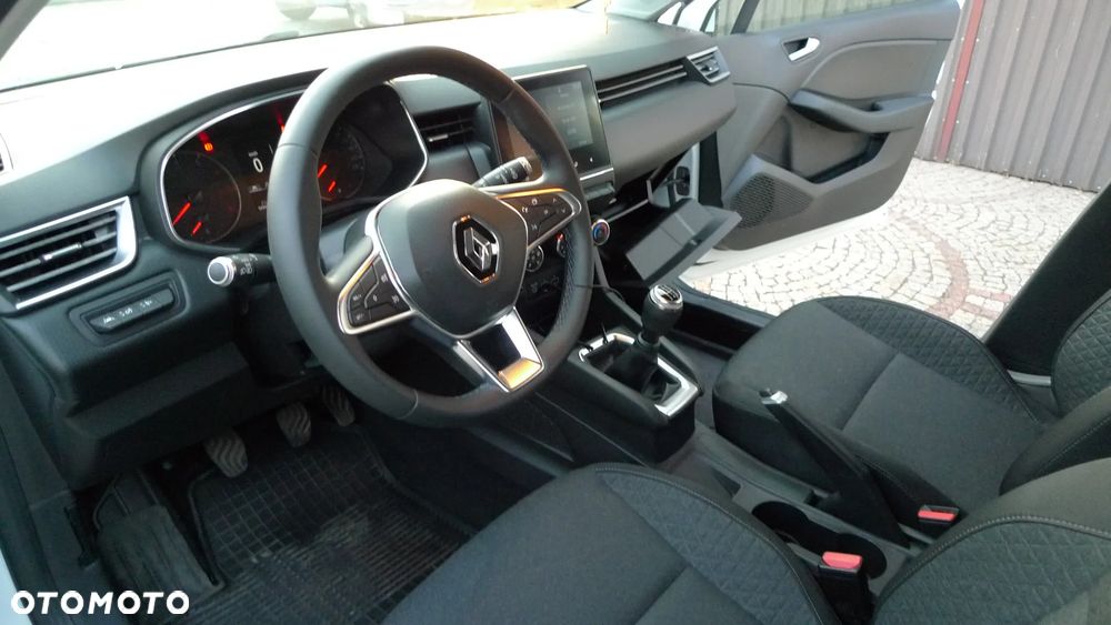 Renault Clio - 8