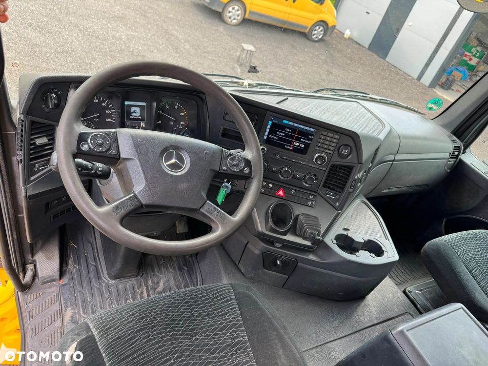 Mercedes-Benz - 14