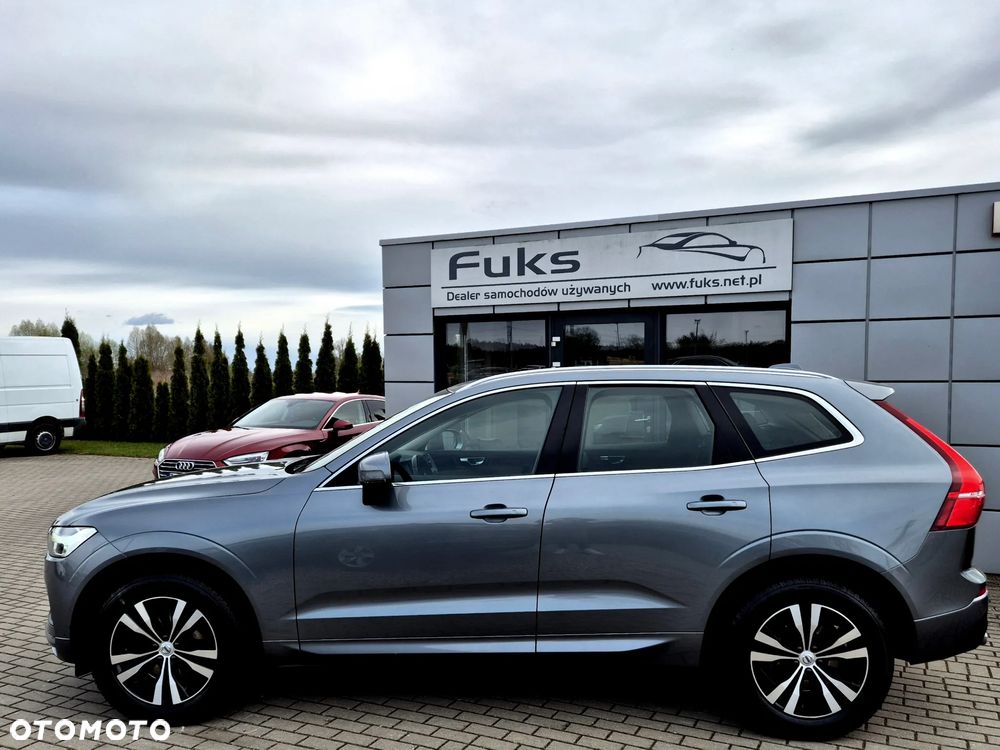 Volvo XC 60 B4 D AWD Geartronic Momentum Pro - 11