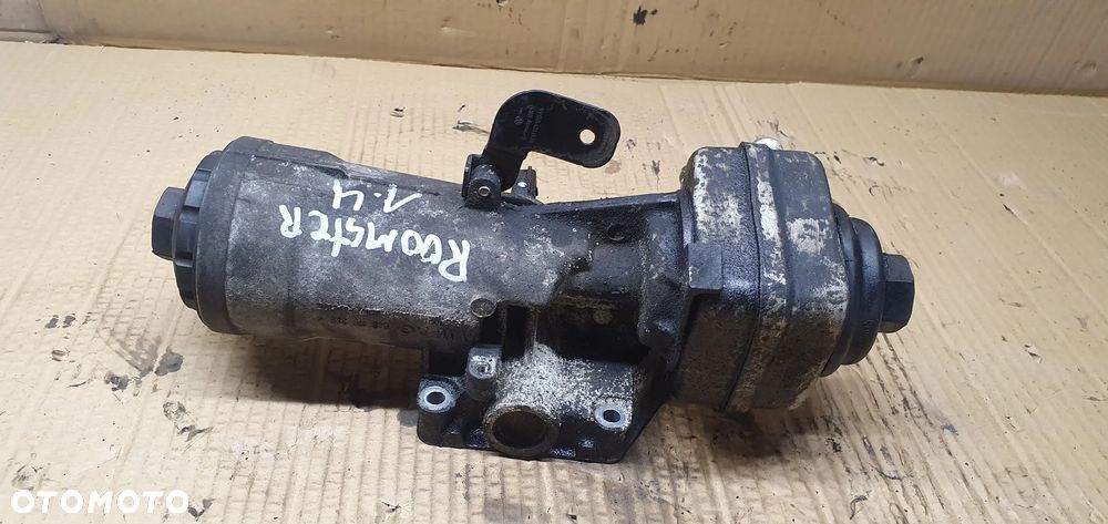 Podstawa obudowa filtra oleju chłodniczka Skoda Roomster 1.4 TDI 045115389J - 3