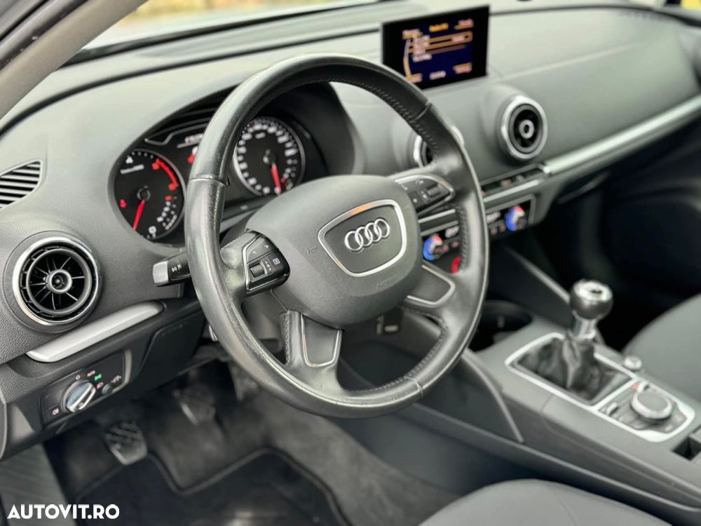 Audi A3 1.6 TDI DPF Ambiente - 7