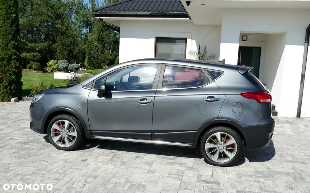 Volkswagen T-Roc - 10