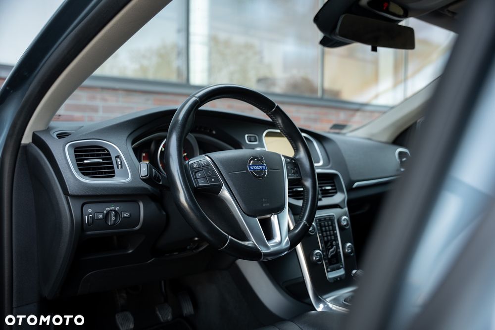 Volvo V40 T3 - 23