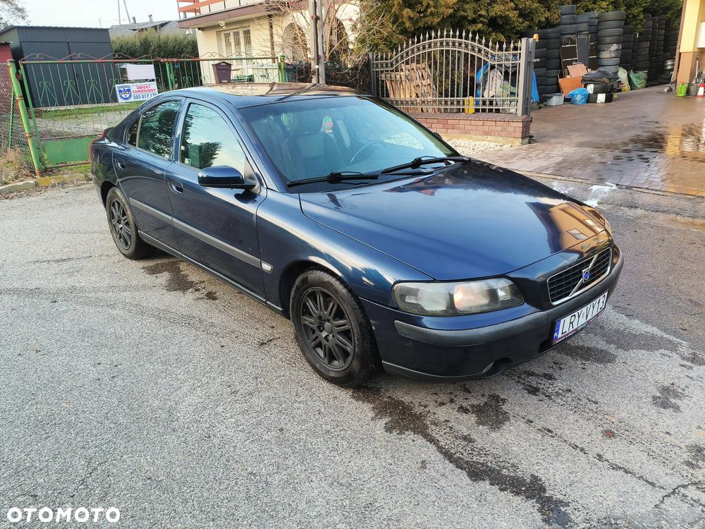 Volvo S60 2.4 Momentum - 1