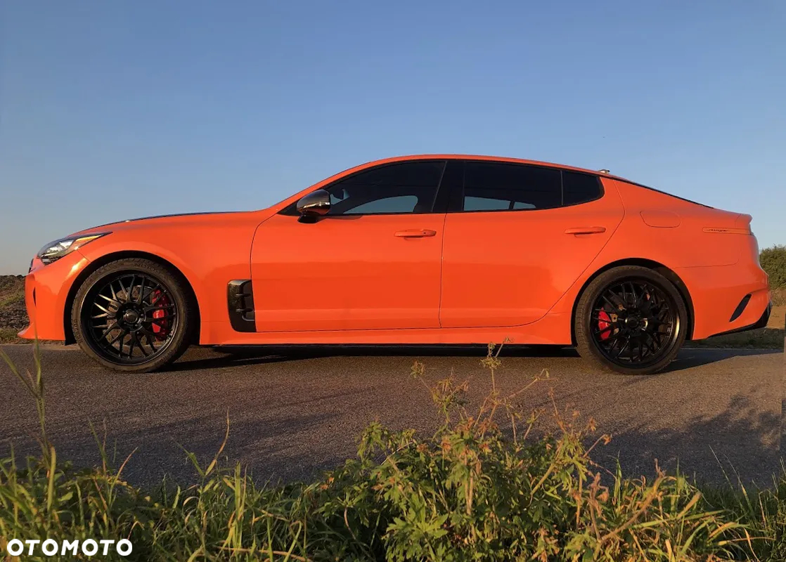 Kia Stinger - 10