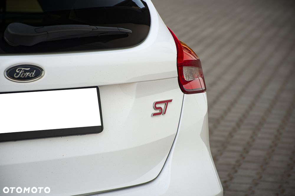 Ford Focus 2.0 TDCi ST mit Leder-Exclusiv-Paket - 30