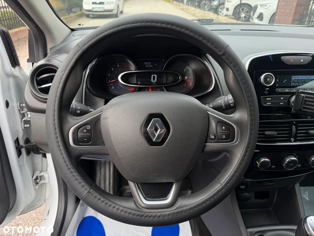 Renault CLIO - 23