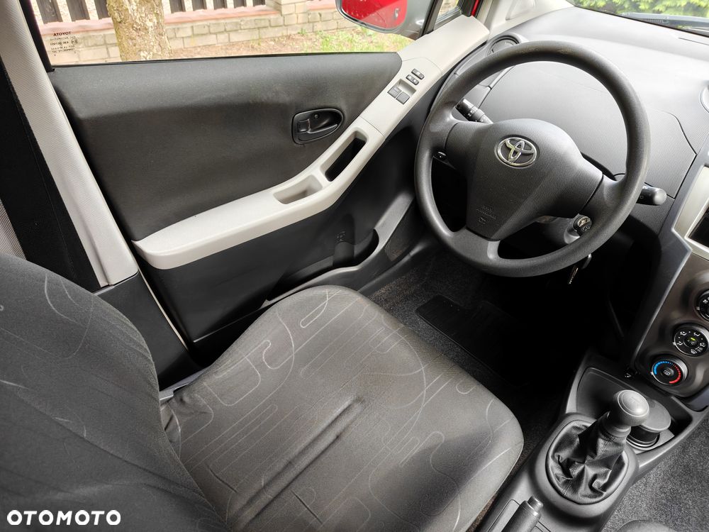 Toyota Yaris - 21