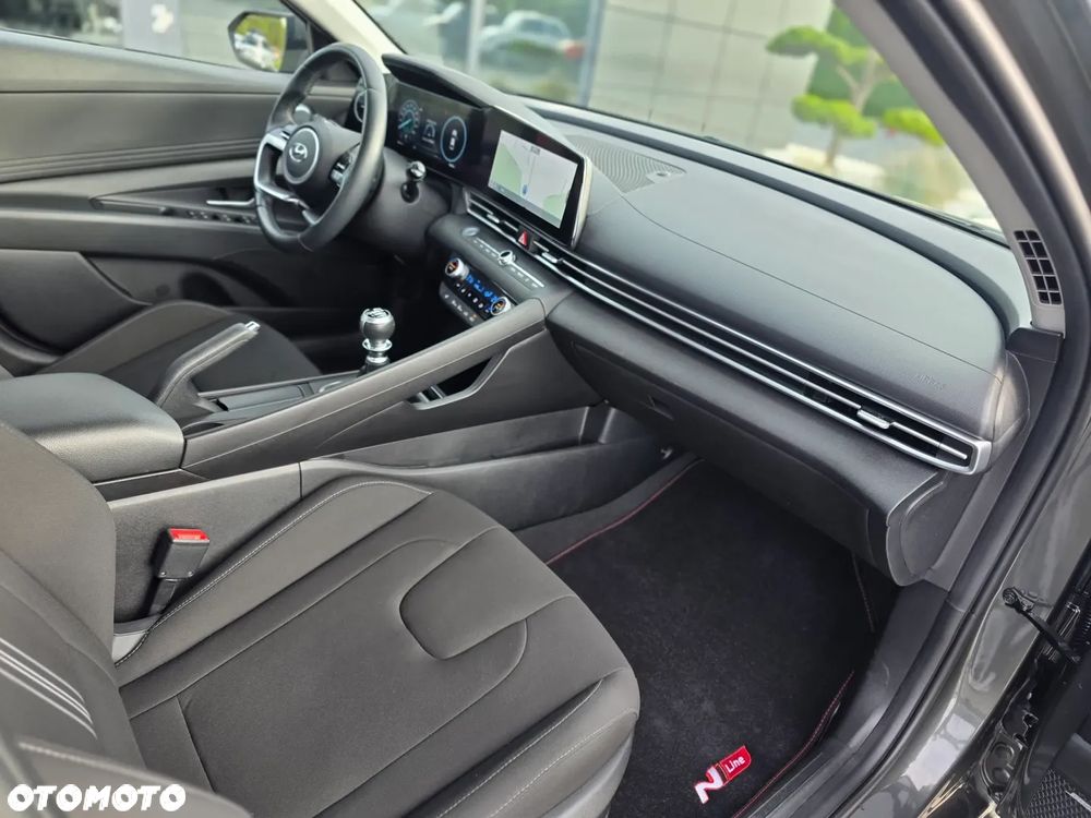 Hyundai Elantra - 21