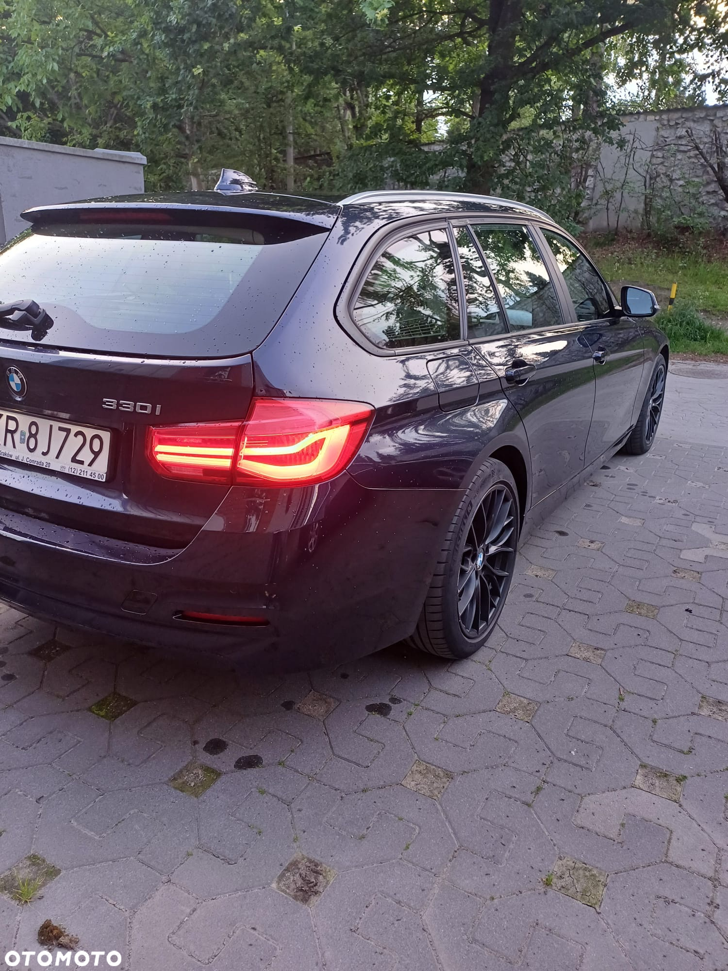 BMW Seria 3 330i xDrive - 10