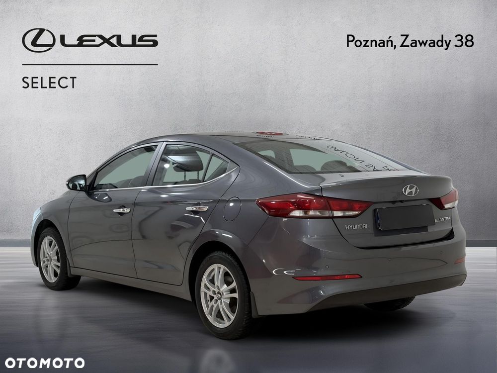 Hyundai Elantra 1.6 Comfort - 9