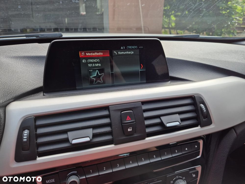 BMW Seria 3 318d Sport Line - 13