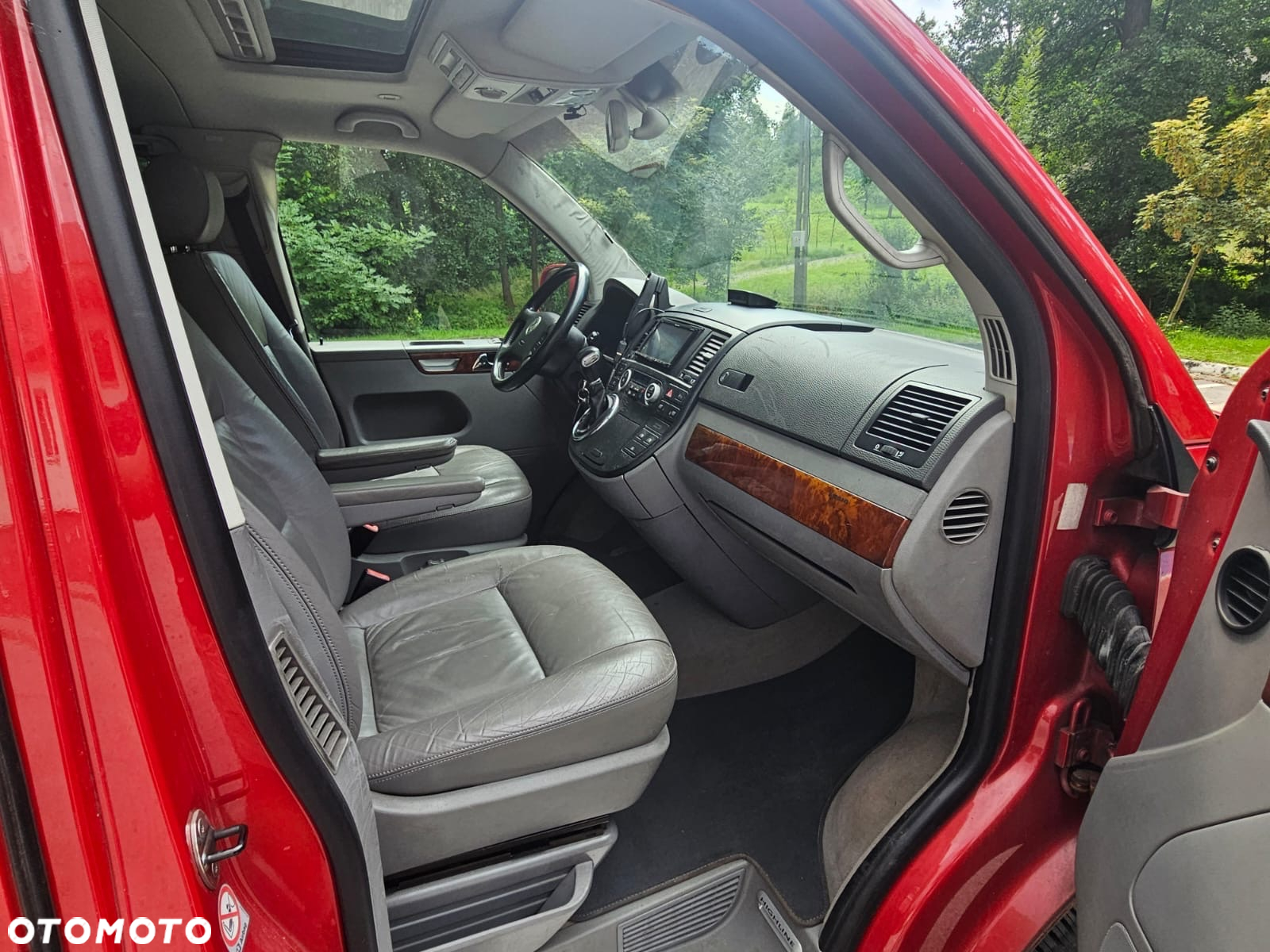 Volkswagen Multivan - 28